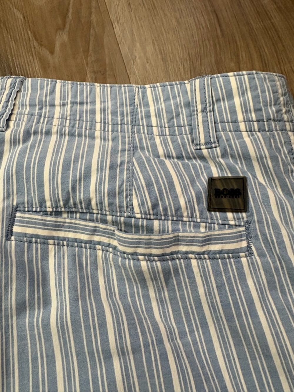 Hugo Boss Capris - Picture 5 of 6